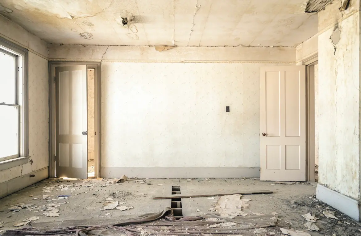 Waste disposal crew managing a cleanout project in Park Hills